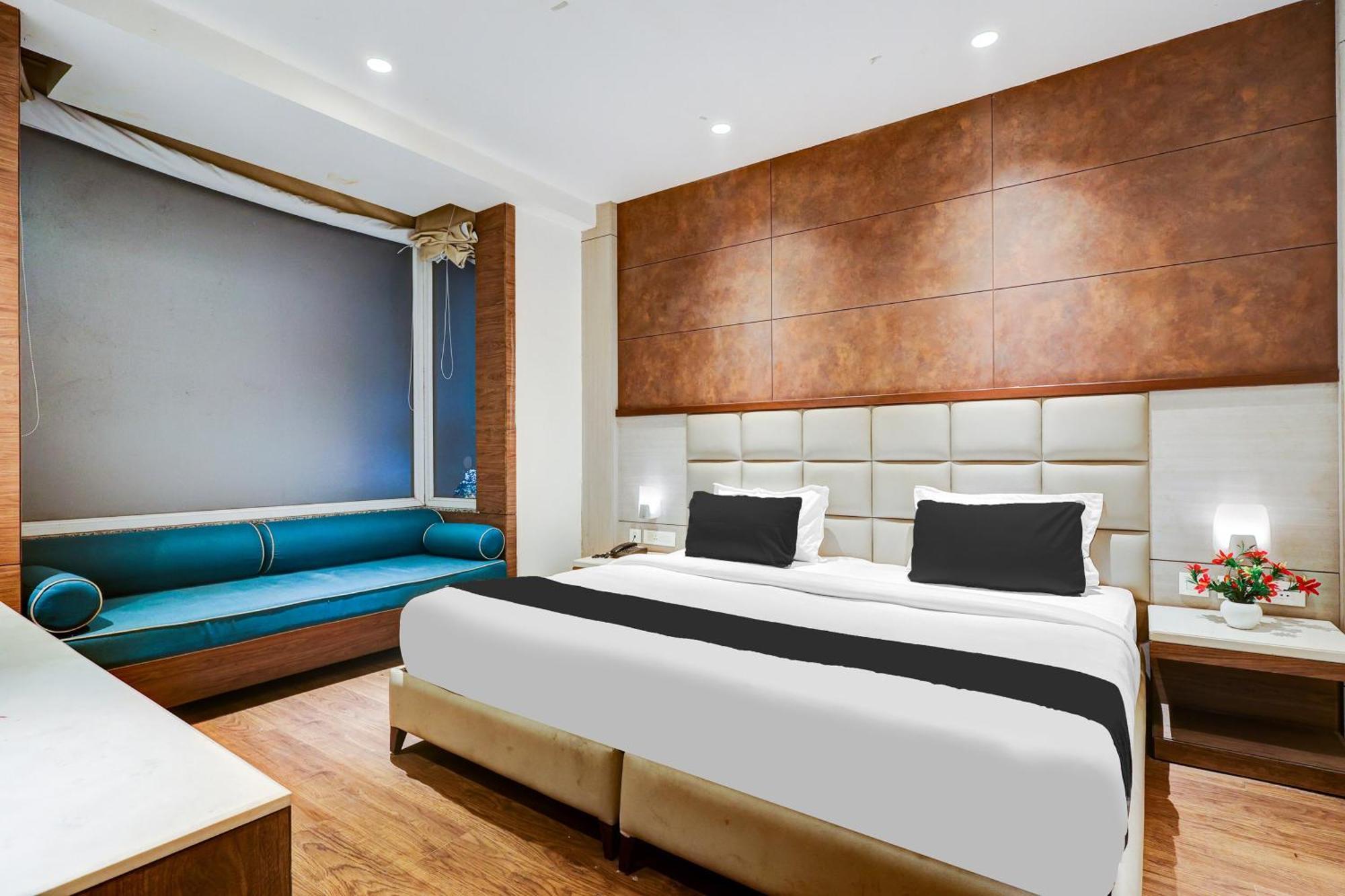 Super Townhouse Chhatarpur Near Metro Park New Delhi Extérieur photo
